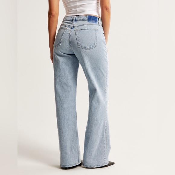 Abercrombie Curve Love Low Rise Baggy Jean - Picture 5 of 11